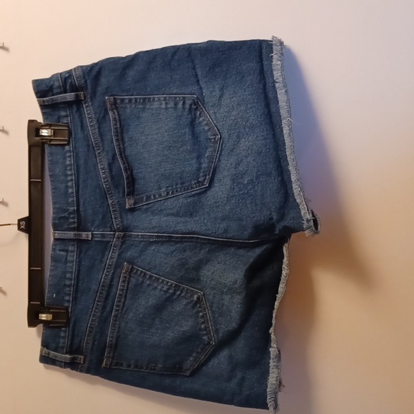LOFT, WOMENS SHORTS, SIZE 31/12 - Picture 4 of 9